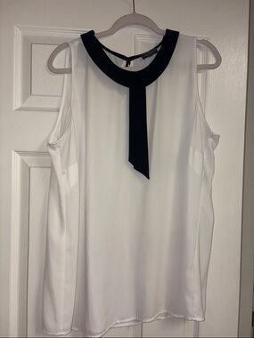 Vince Camuto White Sleeveless Blouse with Black Tie Collar top Large